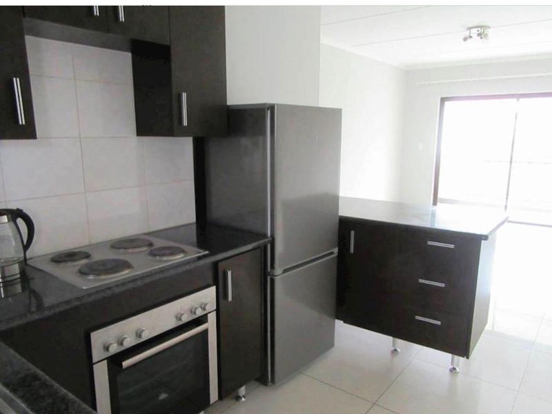 2 Bedroom Apartment for Sale in Noordwyk - Midrand. - Photo 2