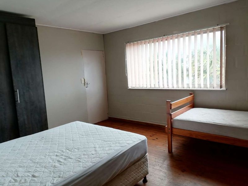 Bettys Bay-5 Bedroom Double Storey - Photo 9