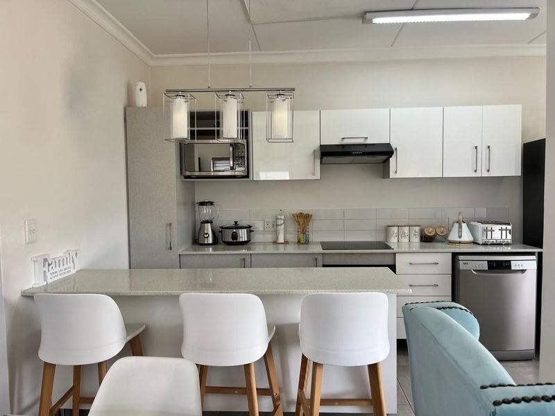 3 bedroom Townhouse - Find Your Family’s Perfect Home in Thatchfield Ridge - Photo 4