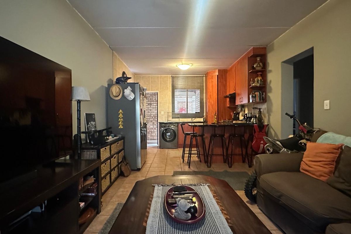 The “wow” factor is in place when you walk into this house in this nice security complex. - Photo 4