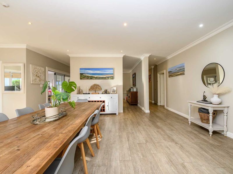 JUST MOVE IN | SECURE FAMILY HOME IN SOUGHT-AFTER SHORT ROAD, WALMER - Photo 3