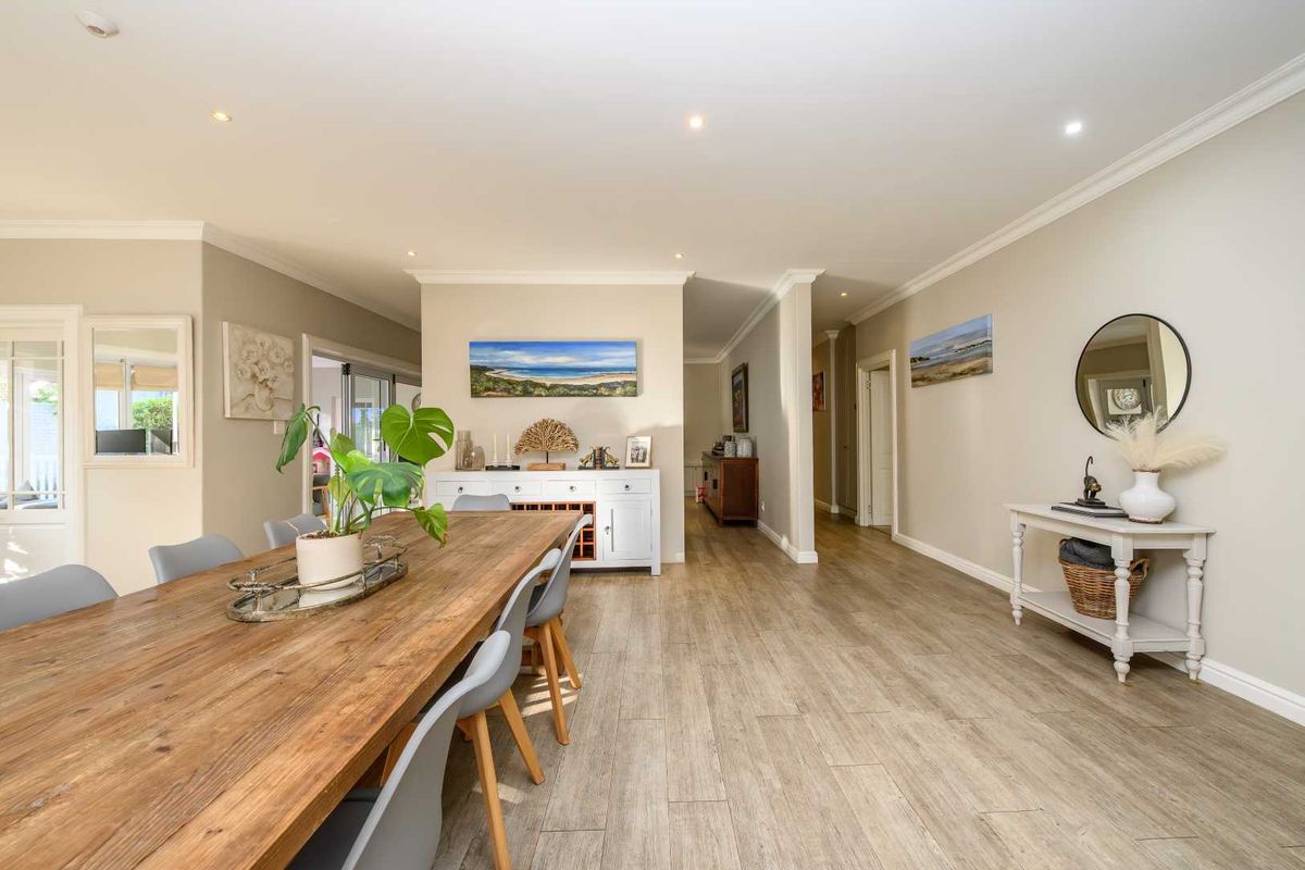 JUST MOVE IN | SECURE FAMILY HOME IN SOUGHT-AFTER SHORT ROAD, WALMER - Photo 3