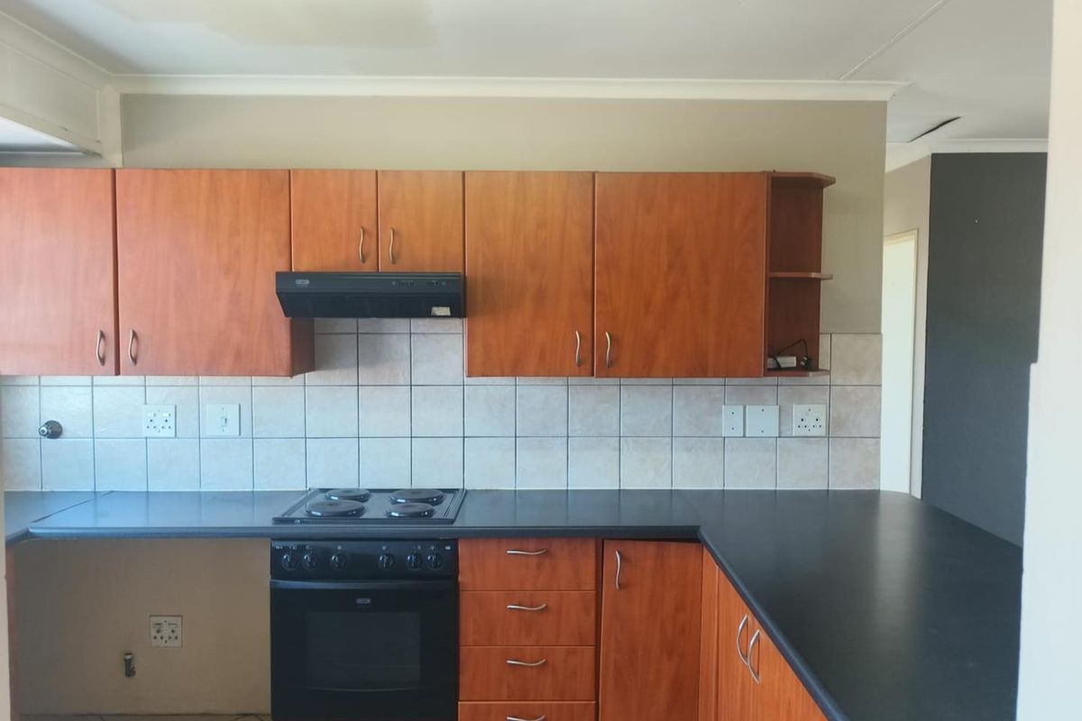 2 BED UNIT + BALCONY + GUARD - Photo 2