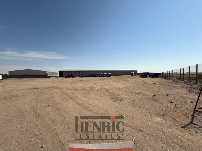 All the Warehouse space you need - In Arandis - Photo 2