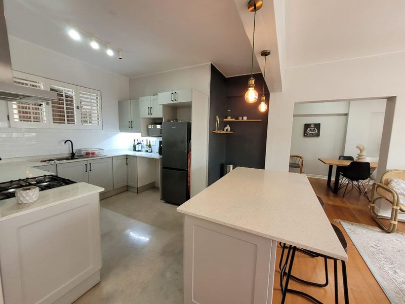 Stylish, Spacious Living in Morningside - Photo 8