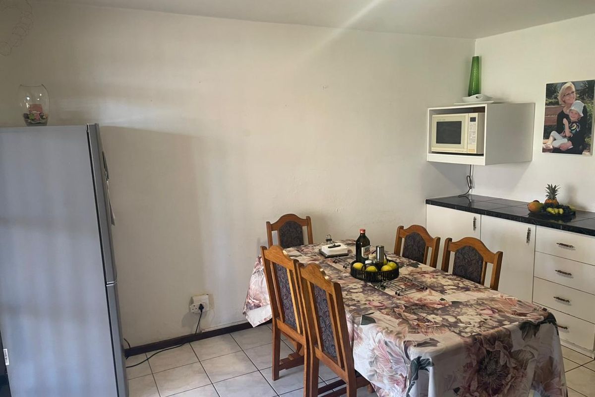 Gorgeous Townhouse awaits you! - Photo 5