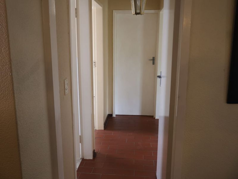 Secure Living, Effortless Convenience - Photo 6