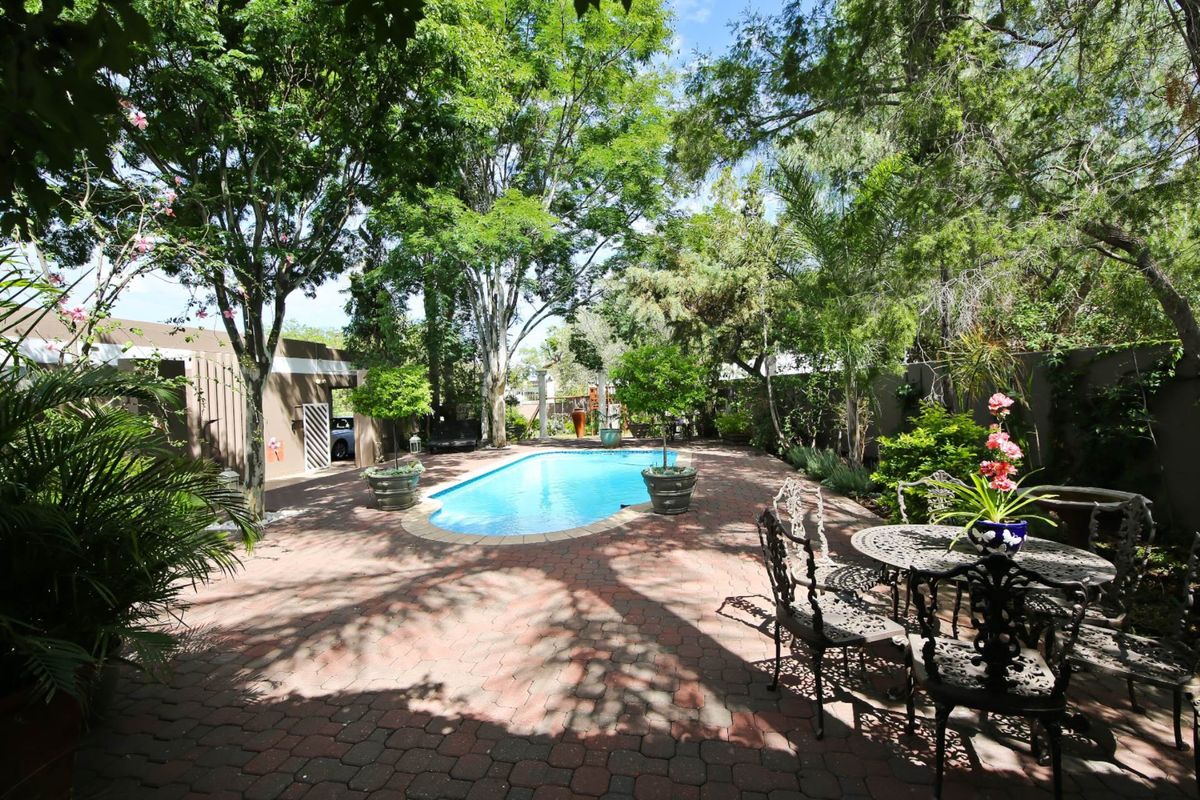 4 bedrooms House in KLEIN WINDHOEK - Photo 4