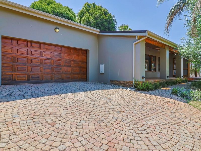 4 Bedroom Home in Fairland - Photo 4