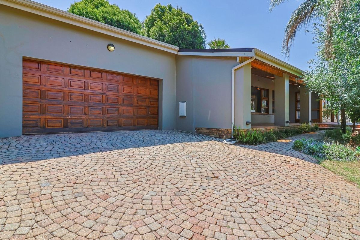 4 Bedroom Home in Fairland - Photo 4