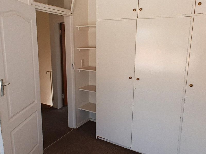 "Invest or Nest: Perfect Birchleigh Townhouse Awaits You!" - Photo 9