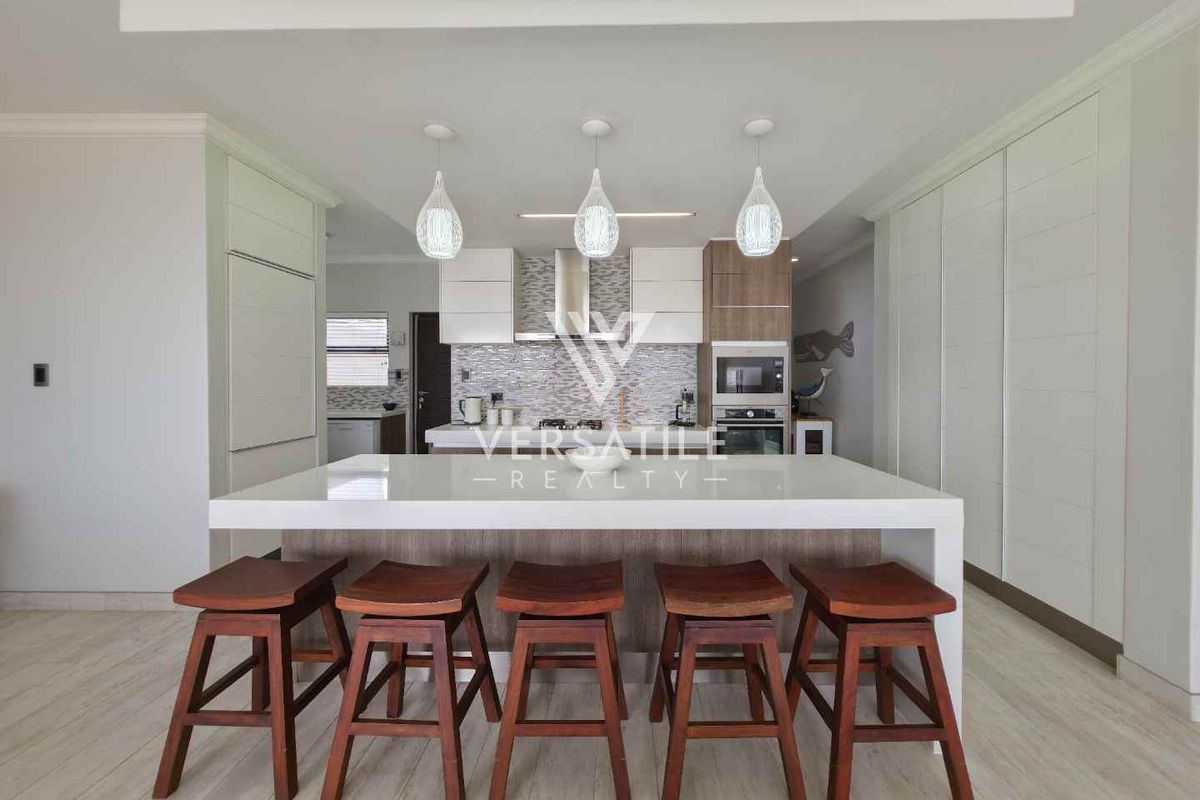 Spectacular Beachfront Townhouse to Rent - Photo 5