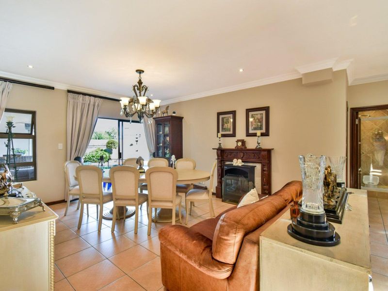 Spacious Five Bedroom home in Midstream Estate - Photo 3