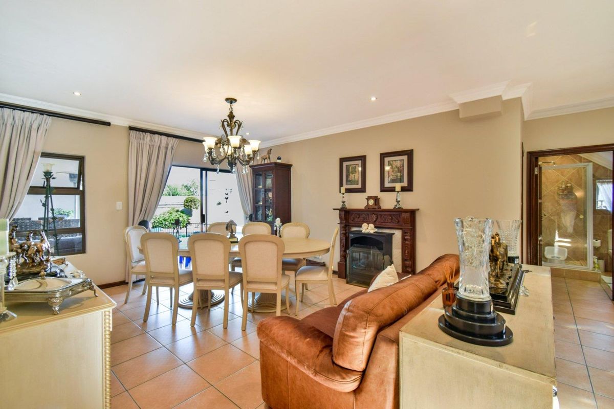 Spacious Five Bedroom home in Midstream Estate - Photo 3