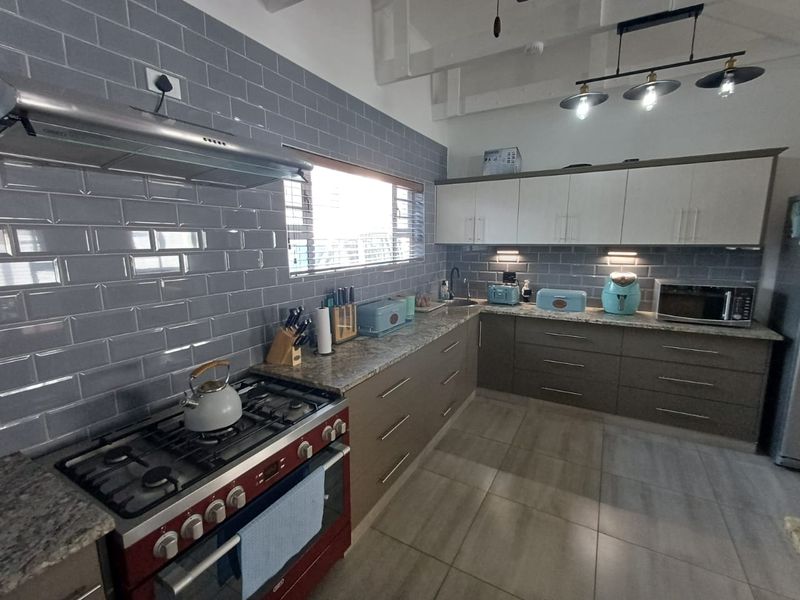 Family home - Photo 10