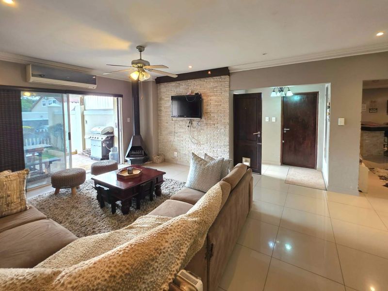 Single Storey, 3 Bedroom Townhouse in Aintree Lane For Sale - Photo 5