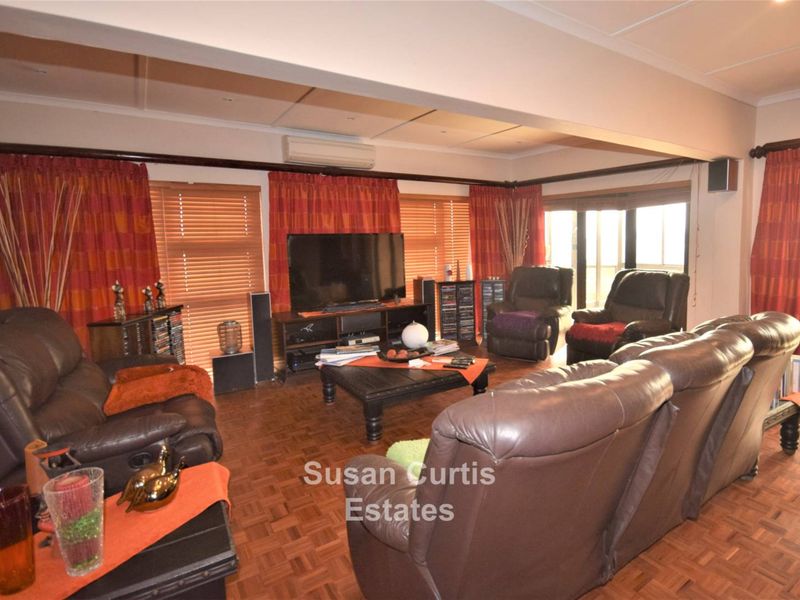 Double Storey Mansion - Photo 2