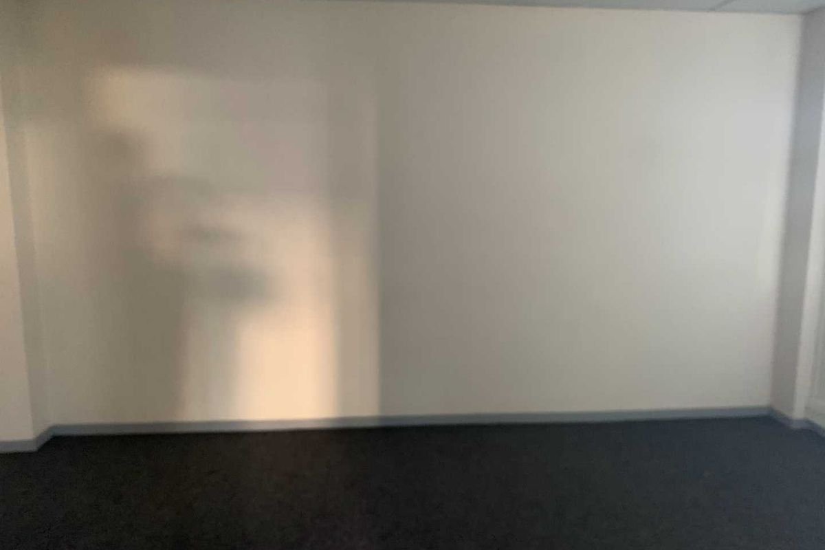 Bustling Location, Ideal for Business Operations - Photo 5