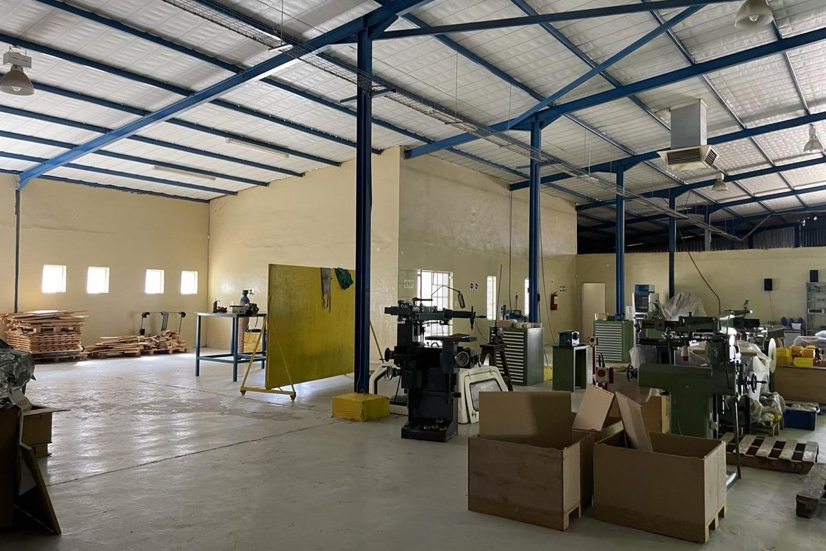 FOR SALE - Warehouse in Prosperita - Photo 2