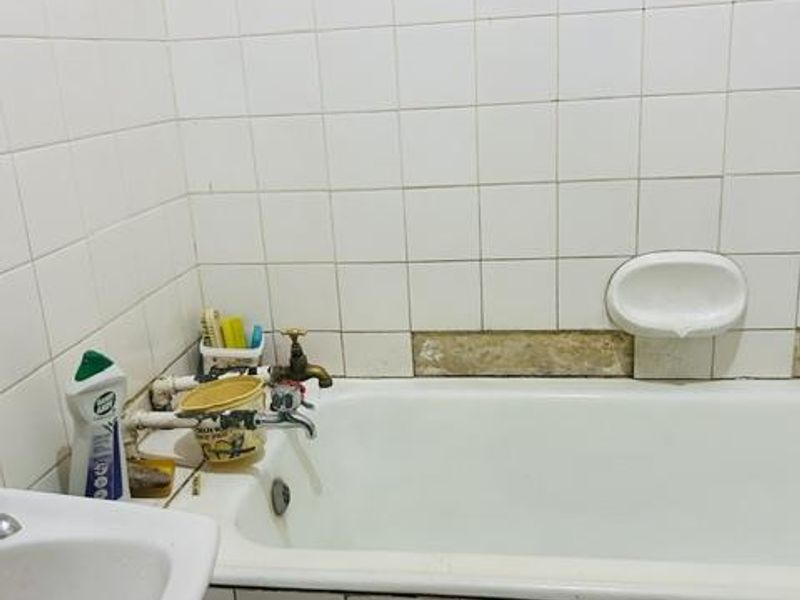 Affordable 2-Bedroom Flat for Sale - Photo 9