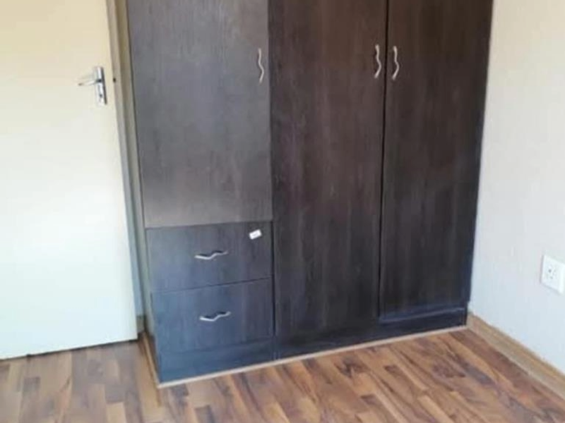 2 bedrooms house to rent in Soshanguve VV - Photo 6