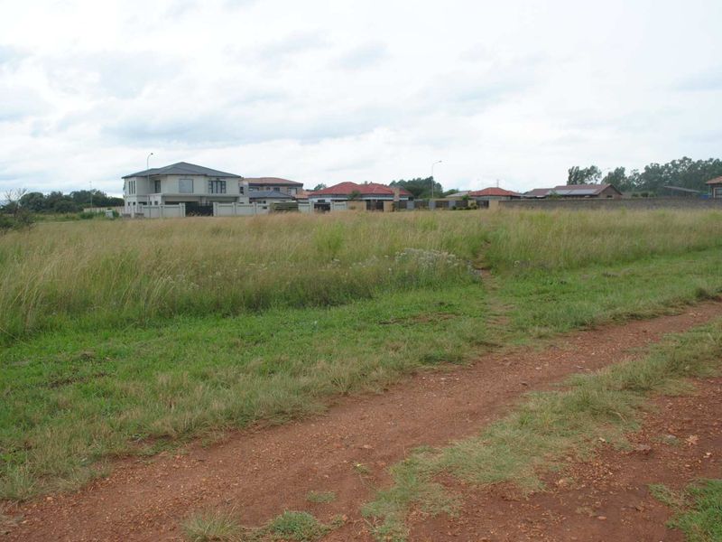 Lovely Prime business site (zoned Business 1) within the up and coming, growing Riversdal - Photo 3