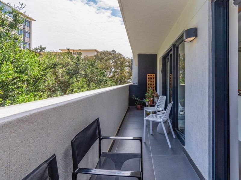 Sea Point Stunner - Airbnb Gold - Photo 7