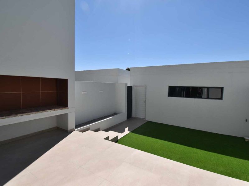 Wake Up to the Waves - Photo 2