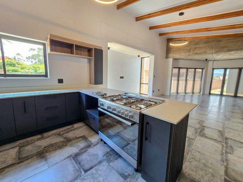 Ultra modern, one-of-a-kind three bedroom family home. - Photo 6