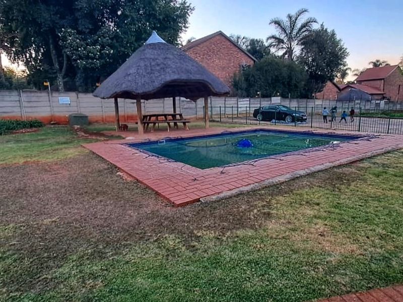 "Your Dream Home Awaits! - Photo 4