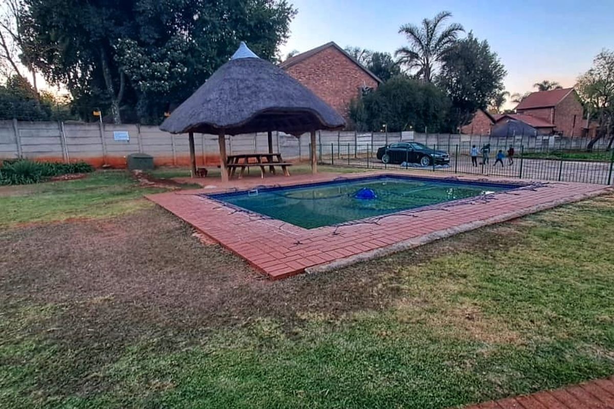 "Your Dream Home Awaits! - Photo 4