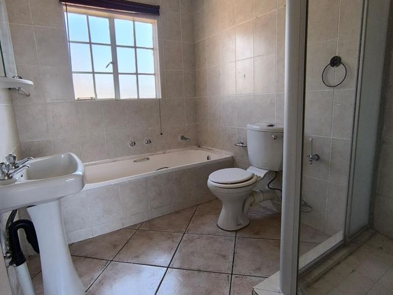 3 Bedroomed double storey cluster for sale. - Photo 8