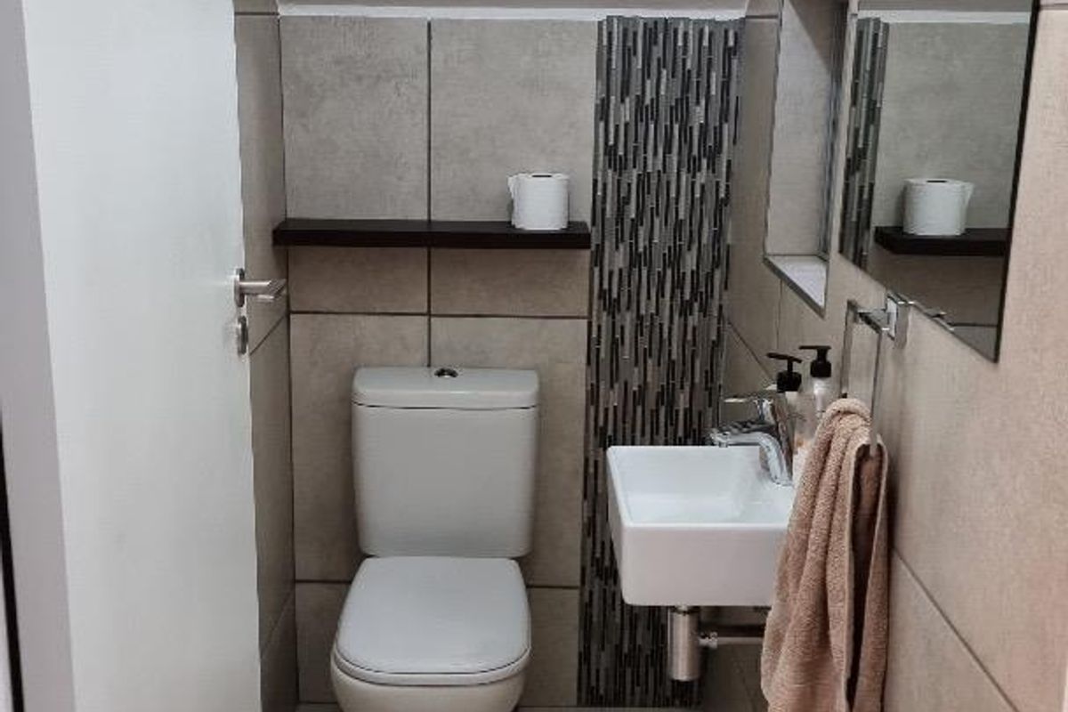 TOWNHOUSE FOR SALE IN POPULAR COMPLEX, KLEINE KUPPE,WINDHOEK,NAMIBIA - Photo 2