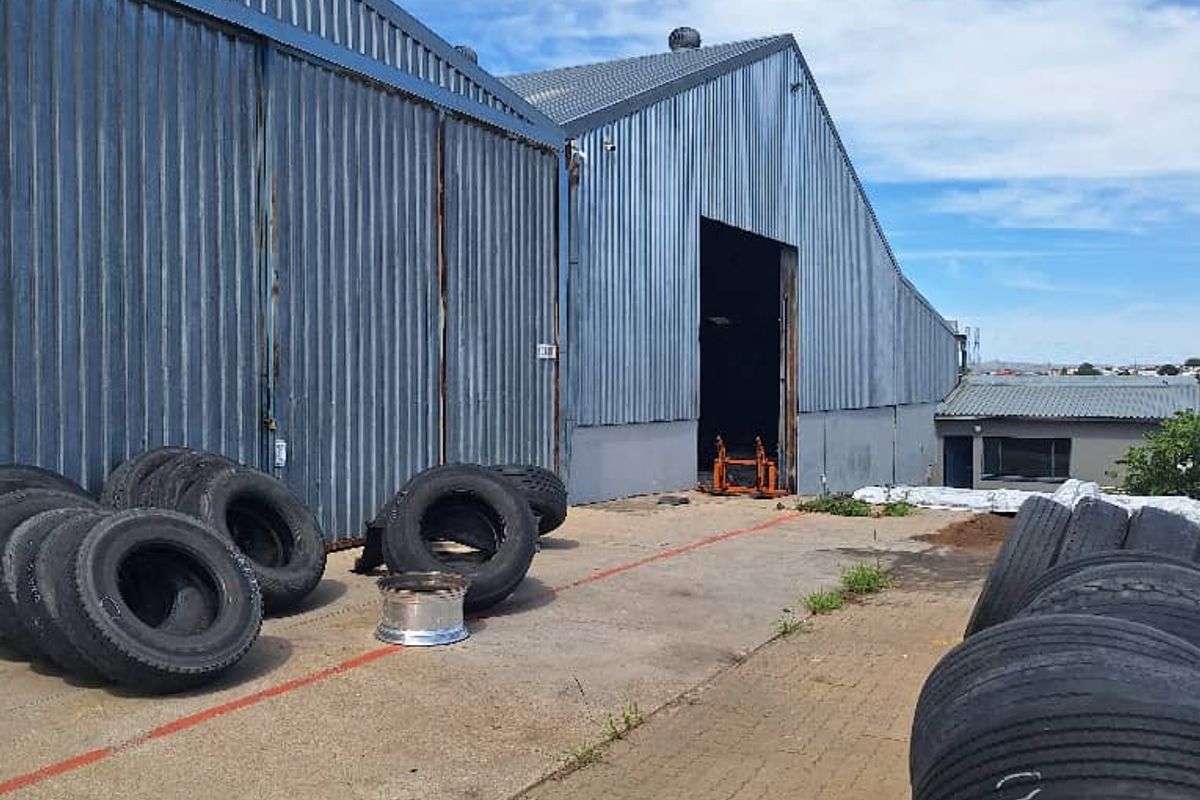 FOR SALE - Industrial property with Warehouses in Lafrenz - Photo 2