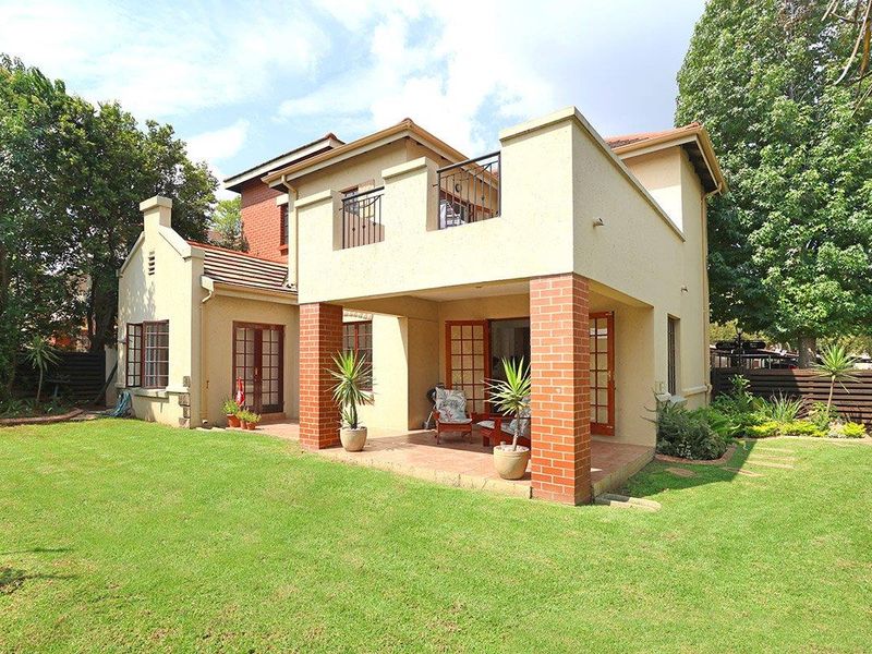 Terrific 3 Bed 2 Bath Townhouse In the Best Part of The Complex_Pet friendly with views for days - Photo 7