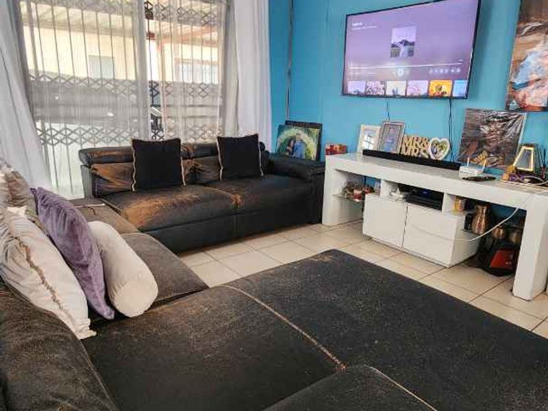 3 Bedroom House For Sale in The Orchardss - Photo 6