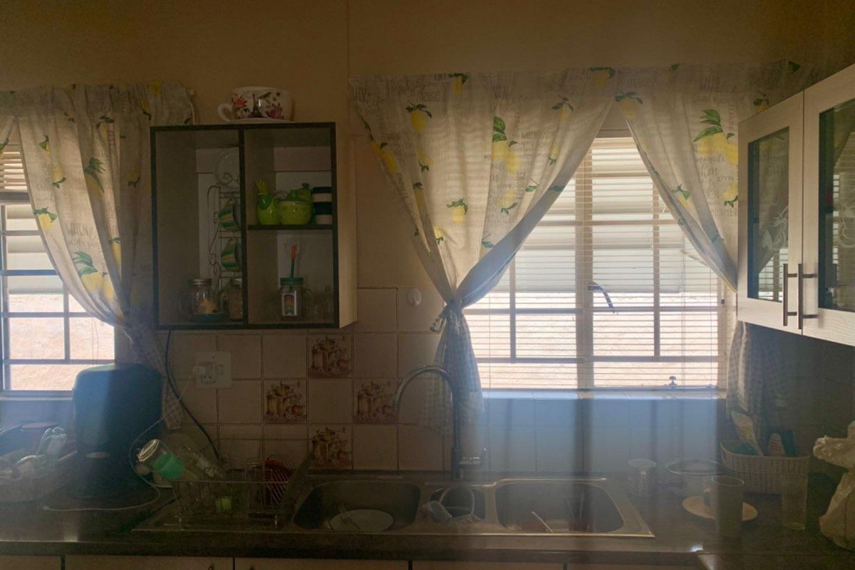 For Sale: Spacious Family Home in Okahandja – Prime Location! - Photo 5