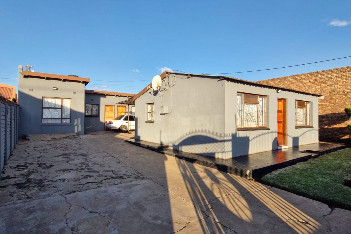 2 Bedroom house for sale in Mamelodi West. - Photo 5