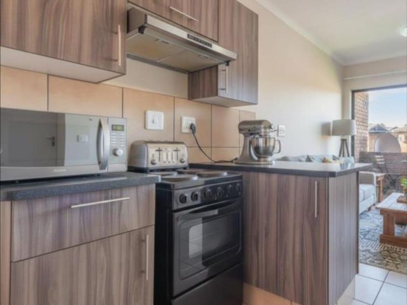 2 Bedroom Apartment for Sale - Photo 2