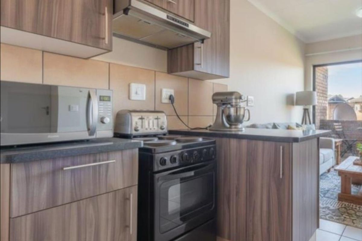 2 Bedroom Apartment for Sale - Photo 2