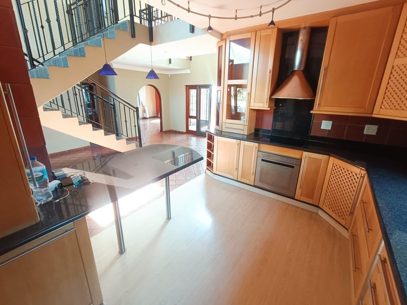 Stunning Property for Sale in Highveld, Centurion - Photo 5