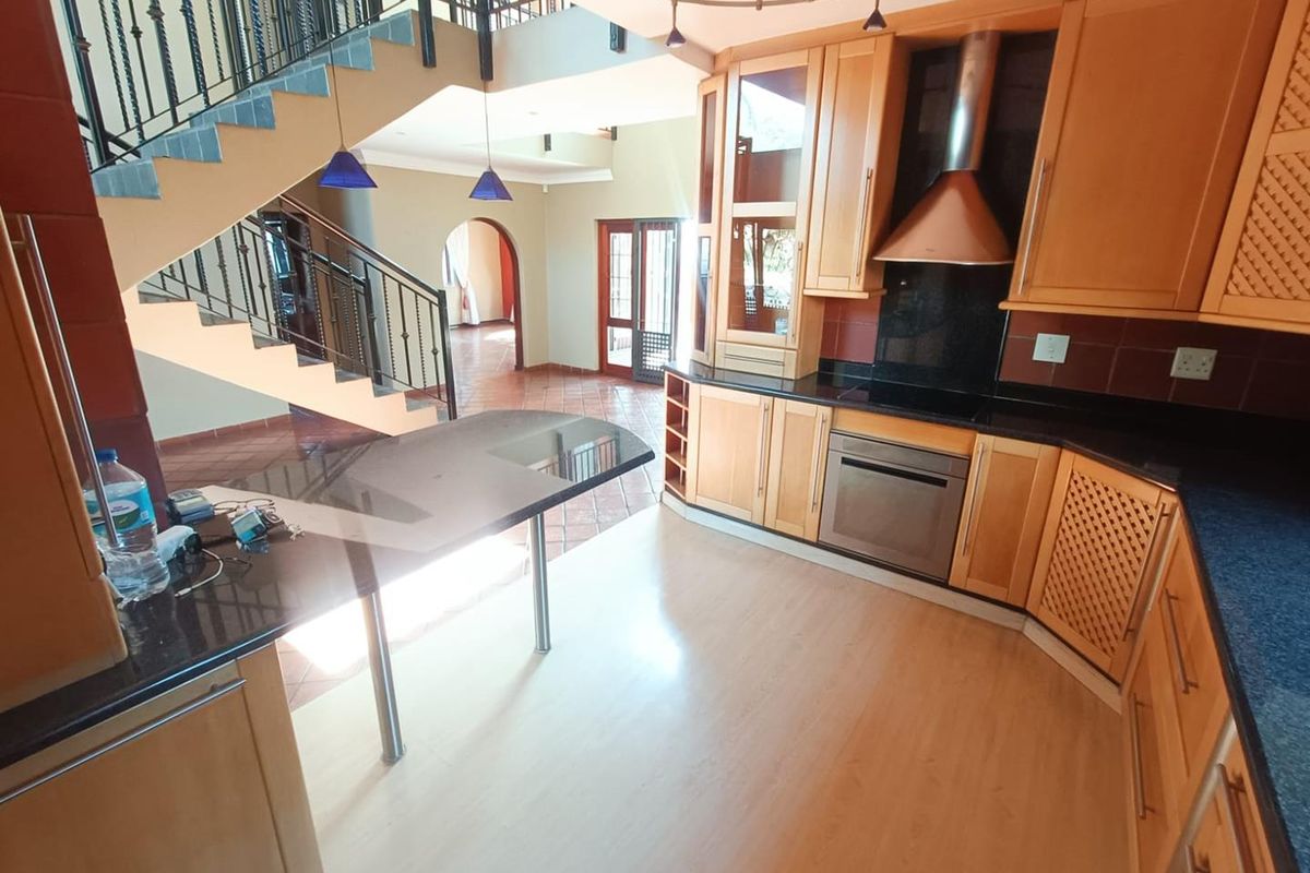 Stunning Property for Sale in Highveld, Centurion - Photo 5