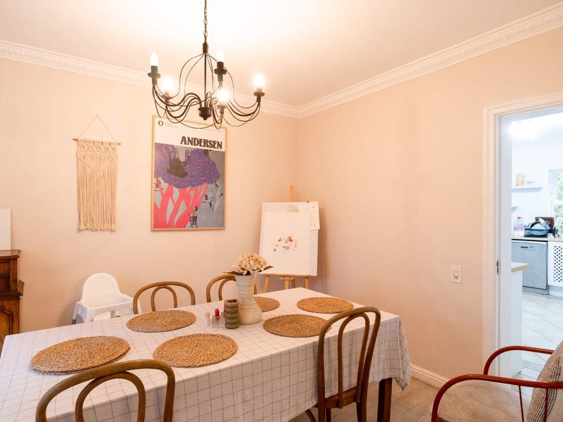 Stylish and Spacious 3-Bedroom Home in Prime Kenilworth Upper - Photo 8