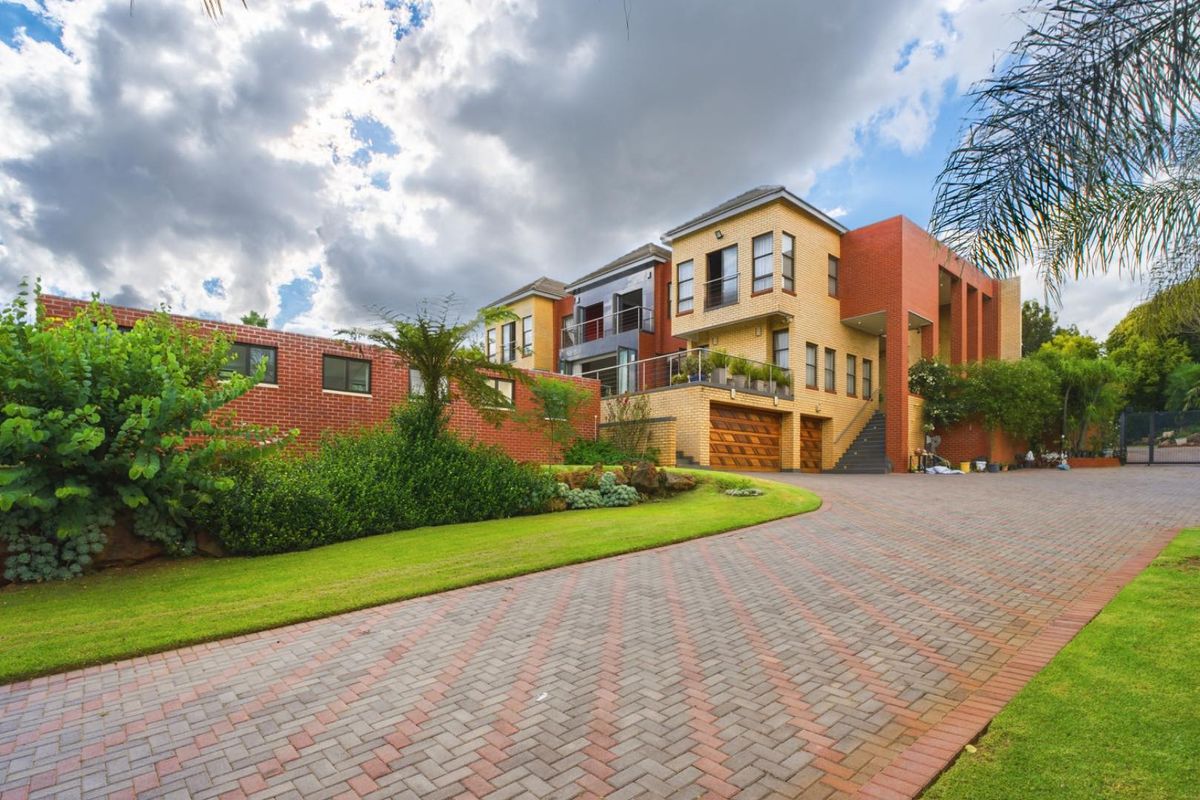 Elevated Living in Cornwall Hill - Photo 3