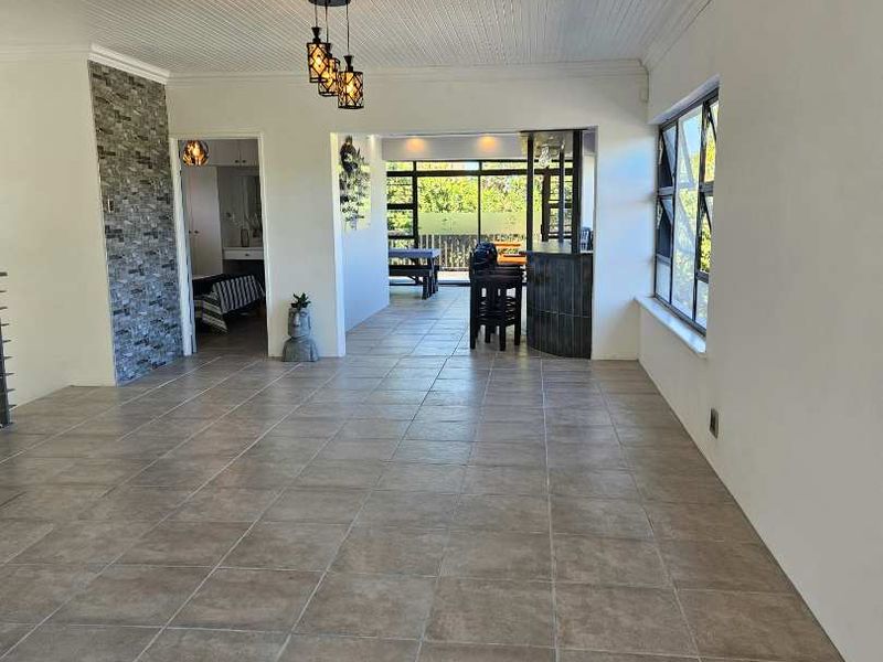 Modern 3 Bedroom home to let overlooking Sundays River - Photo 10