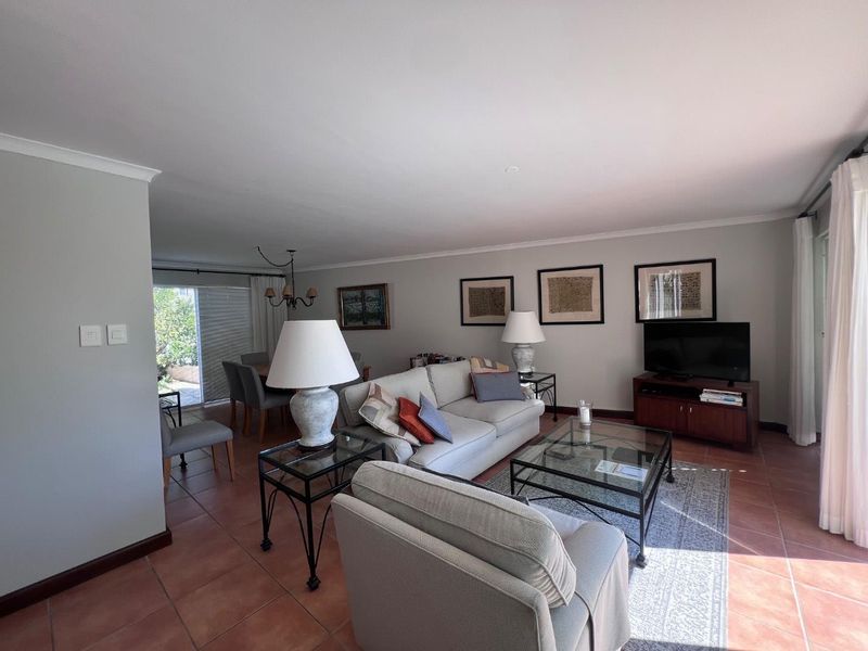 Furnished 2 bedroom apartment with pool and views - Photo 8