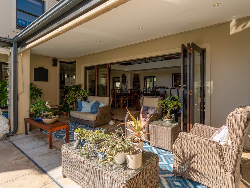 Estate living at its finest boasting stunning views and spacious living options for the extended family - Photo 8