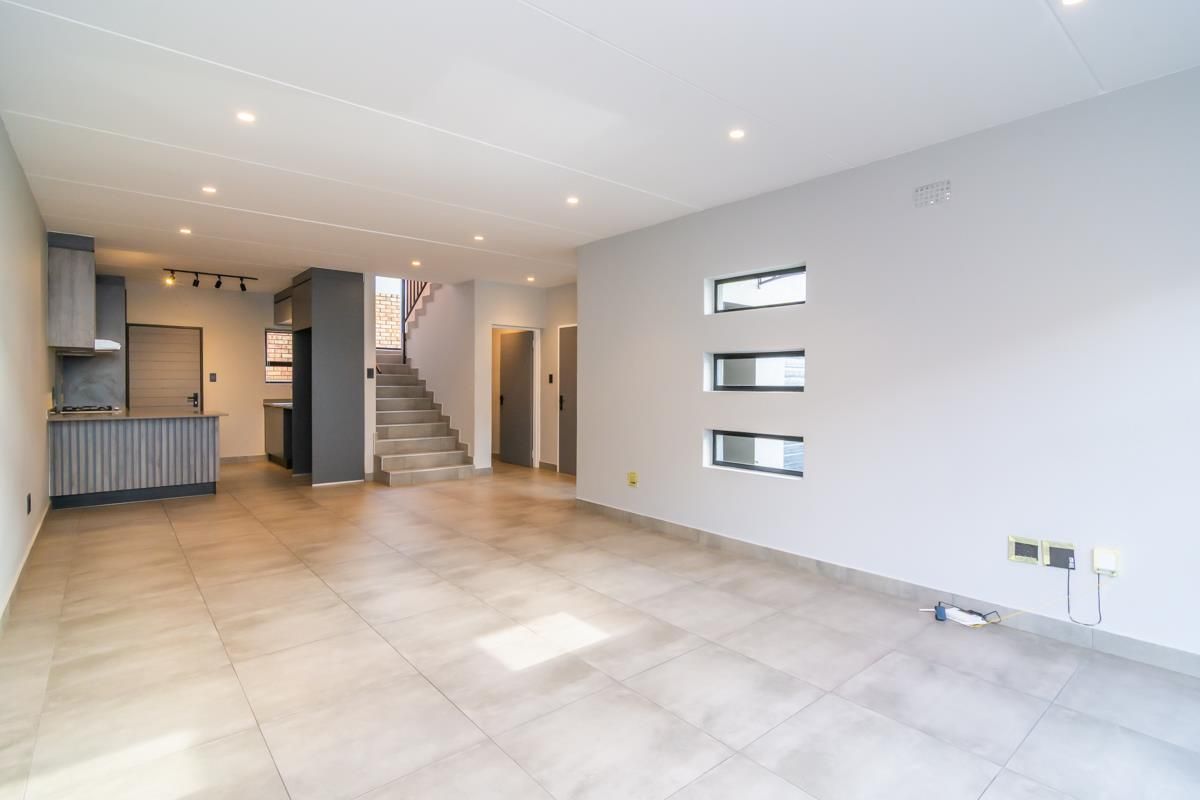 Secure estate living modern three bedroom home with quality finishes - Photo 2