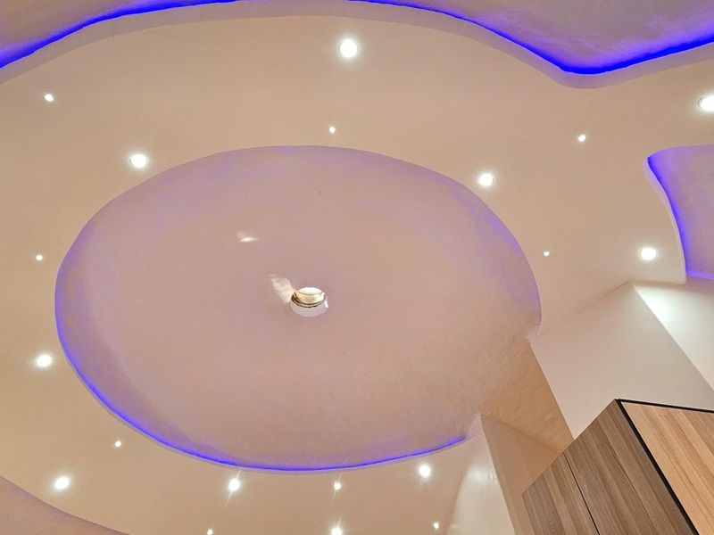 Brand new business center - Photo 5