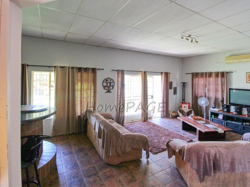 Otjiwarongo :  Entertainers Home For Sale - Photo 5
